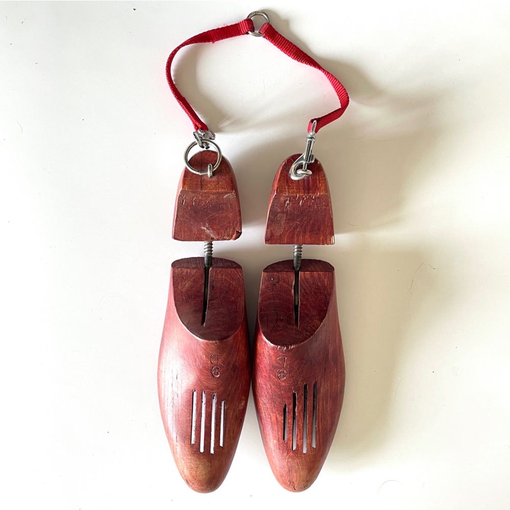MCM 50’s Vintage Men’s Wood Shoe Trees Size 9D Vented Split Toe Stretcher Form